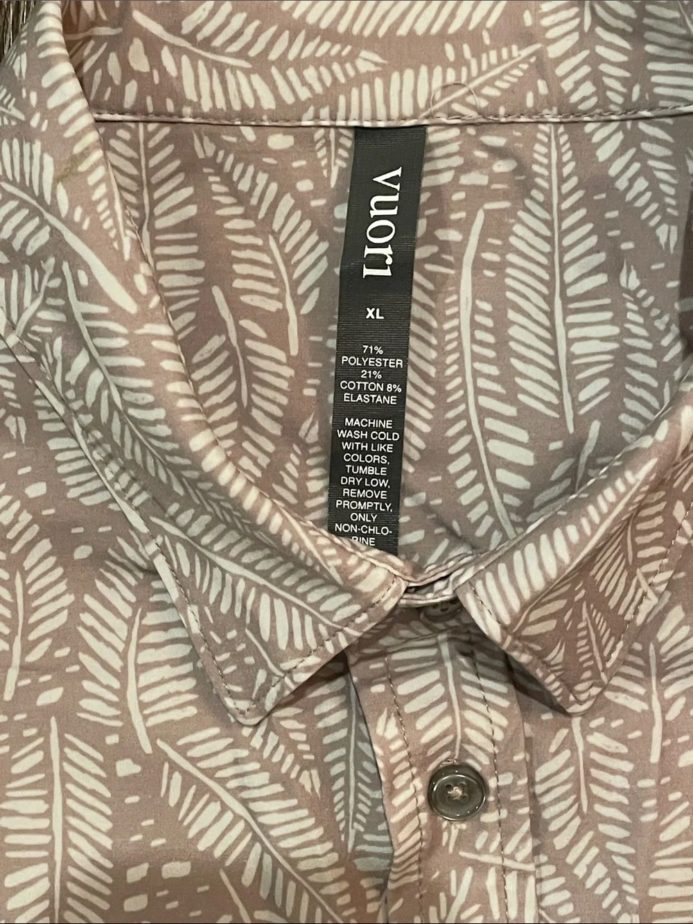 Vuori Men’s Short Sleeve Button-Down Shirt in Light Mauve Leaf Print, Size XL